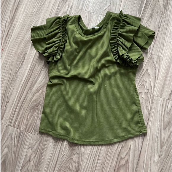 NWOT Ruffled top - Picture 2 of 7